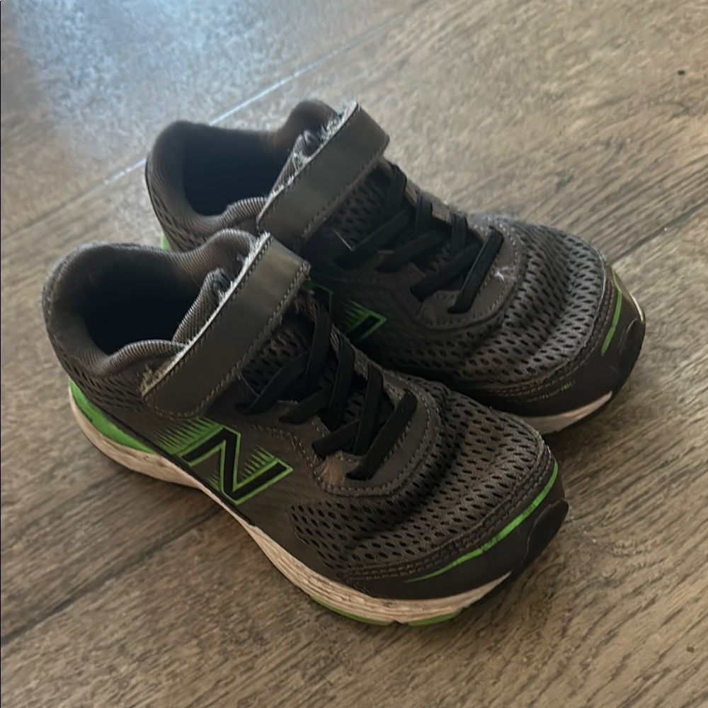 New Balance Gray and Green Sneakers with Sporty Design Kids 13